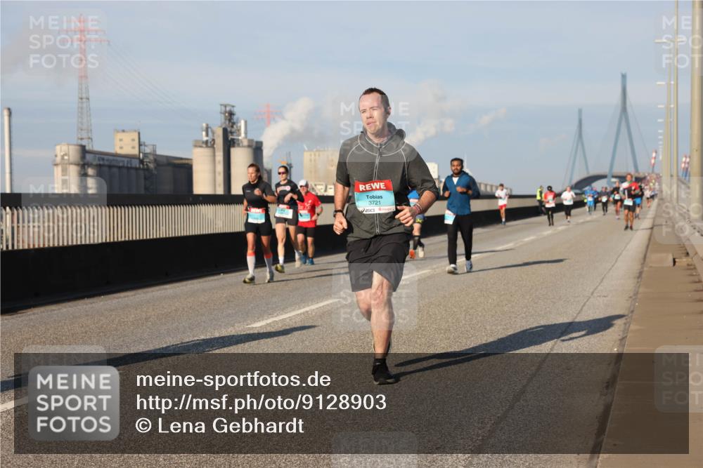 03.10.2025 - Köhlbrandbrückenlauf Lena Gebhardt http://msf.ph/oto/9128903 03.10.2025 09:48:34 Position 2 3721 meine-sportfotos.de