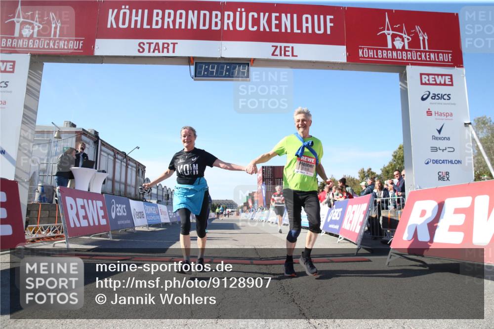 03.10.2025 - Köhlbrandbrückenlauf Jannik Wohlers http://msf.ph/oto/9128907 03.10.2025 13:41:15 Ziel 5116, 5121, 5197, 5421, 6437 meine-sportfotos.de