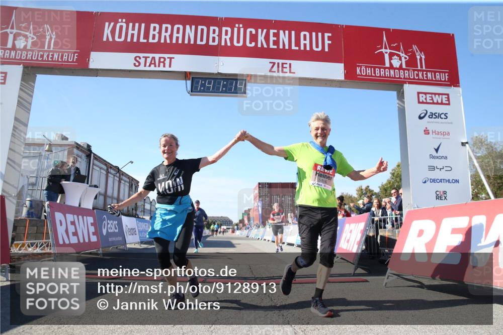 03.10.2025 - Köhlbrandbrückenlauf Jannik Wohlers http://msf.ph/oto/9128913 03.10.2025 13:41:15 Ziel 5116, 5121, 5197, 5421, 6437 meine-sportfotos.de