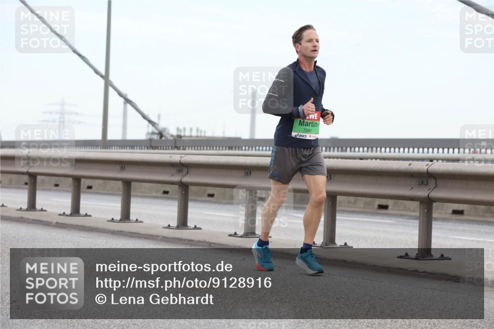 03.10.2025 - Köhlbrandbrückenlauf Lena Gebhardt http://msf.ph/oto/9128916 03.10.2025 15:24:00 Position 2 7081 meine-sportfotos.de