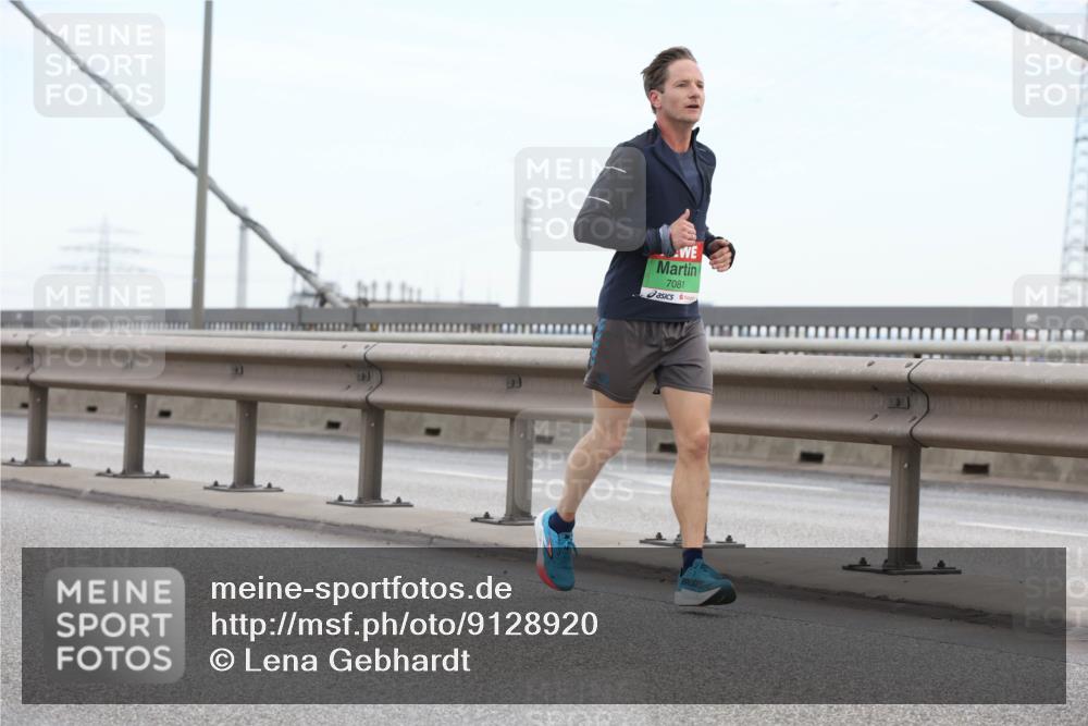 03.10.2025 - Köhlbrandbrückenlauf Lena Gebhardt http://msf.ph/oto/9128920 03.10.2025 15:24:00 Position 2 7081 meine-sportfotos.de