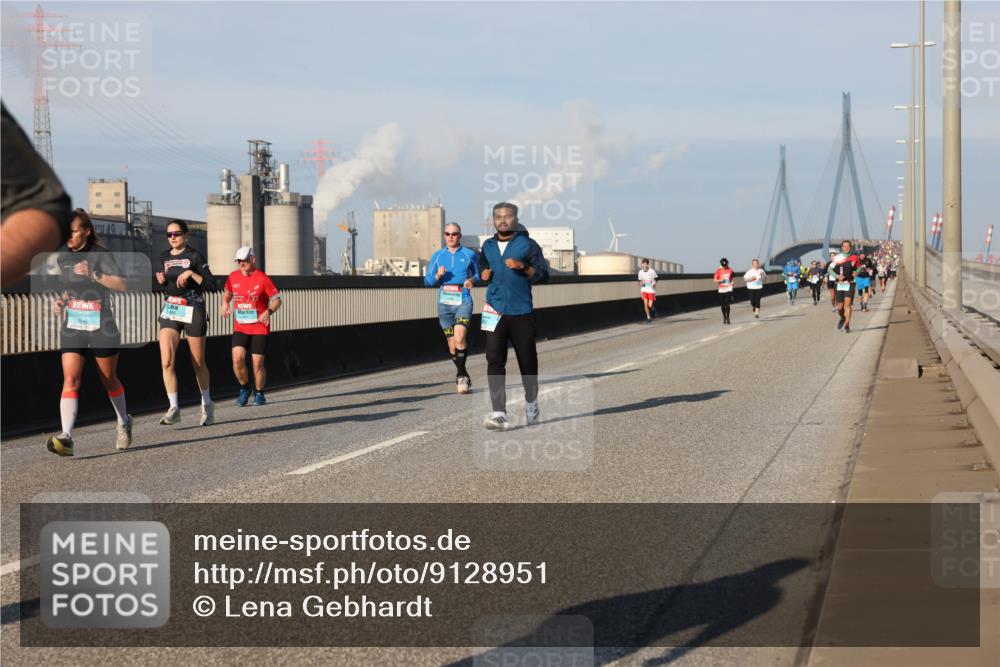 03.10.2025 - Köhlbrandbrückenlauf Lena Gebhardt http://msf.ph/oto/9128951 03.10.2025 09:48:35 Position 2  meine-sportfotos.de