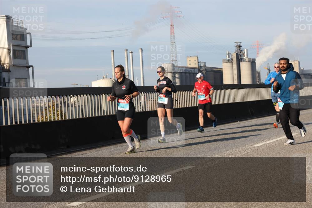 03.10.2025 - Köhlbrandbrückenlauf Lena Gebhardt http://msf.ph/oto/9128965 03.10.2025 09:48:36 Position 2 3842 meine-sportfotos.de