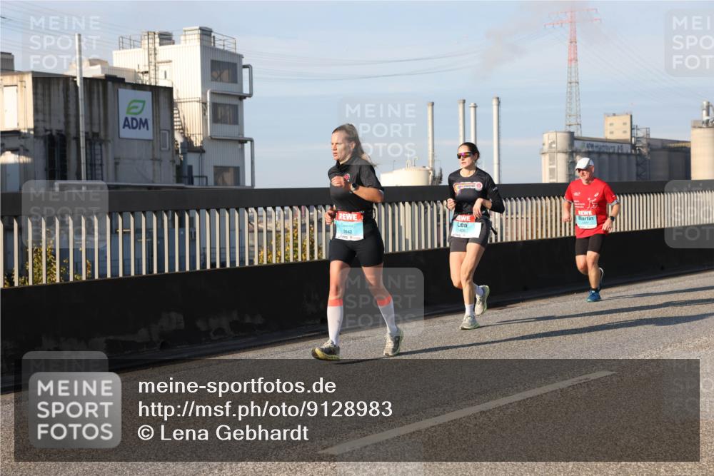 03.10.2025 - Köhlbrandbrückenlauf Lena Gebhardt http://msf.ph/oto/9128983 03.10.2025 09:48:36 Position 2 3842, 1406 meine-sportfotos.de