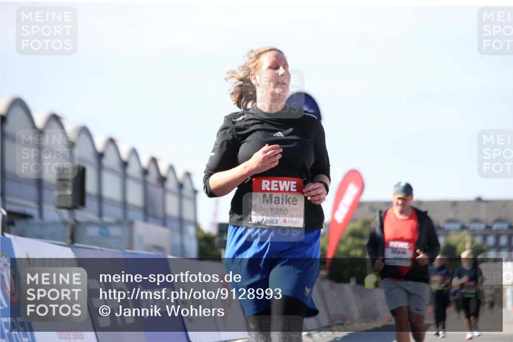 03.10.2025 - Köhlbrandbrückenlauf Jannik Wohlers http://msf.ph/oto/9128993 03.10.2025 13:41:52 Ziel 5043, 5193, 5232, 5250, 5257, 5315 meine-sportfotos.de