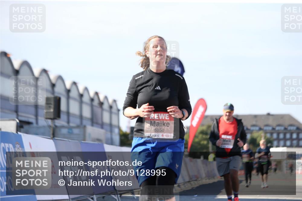03.10.2025 - Köhlbrandbrückenlauf Jannik Wohlers http://msf.ph/oto/9128995 03.10.2025 13:41:52 Ziel 5043, 5193, 5232, 5250, 5257, 5315 meine-sportfotos.de