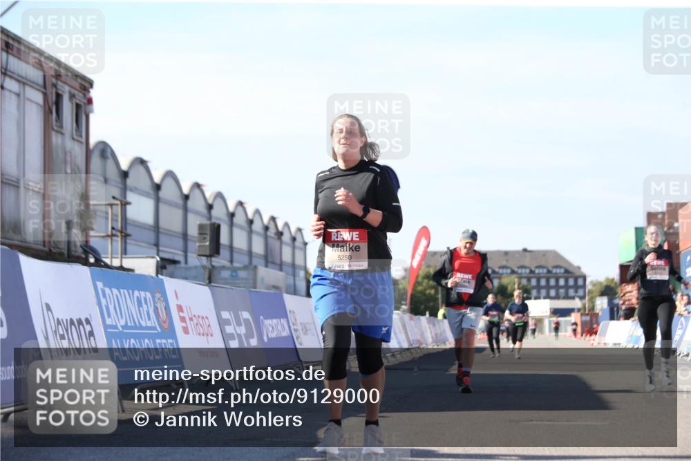03.10.2025 - Köhlbrandbrückenlauf Jannik Wohlers http://msf.ph/oto/9129000 03.10.2025 13:41:52 Ziel 5043, 5193, 5232, 5250, 5257, 5315 meine-sportfotos.de