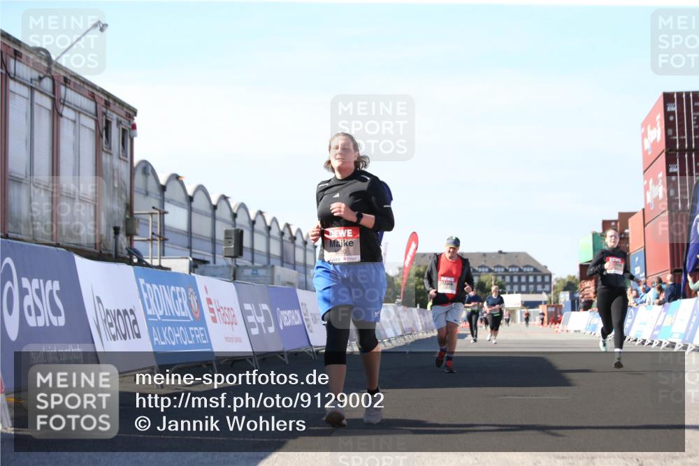03.10.2025 - Köhlbrandbrückenlauf Jannik Wohlers http://msf.ph/oto/9129002 03.10.2025 13:41:52 Ziel 5043, 5193, 5232, 5250, 5257, 5315 meine-sportfotos.de