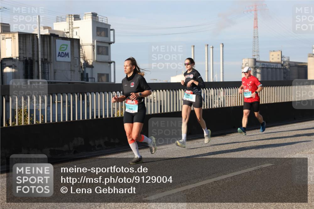 03.10.2025 - Köhlbrandbrückenlauf Lena Gebhardt http://msf.ph/oto/9129004 03.10.2025 09:48:37 Position 2 3842, 406 meine-sportfotos.de