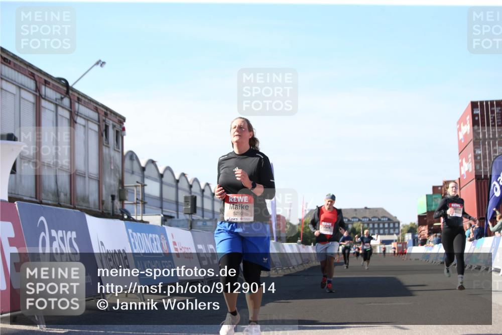 03.10.2025 - Köhlbrandbrückenlauf Jannik Wohlers http://msf.ph/oto/9129014 03.10.2025 13:41:53 Ziel 5043, 5193, 5232, 5250, 5257, 5315 meine-sportfotos.de