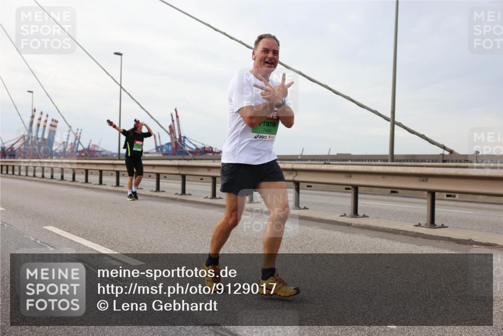 03.10.2025 - Köhlbrandbrückenlauf Lena Gebhardt http://msf.ph/oto/9129017 03.10.2025 16:03:02 Position 2 7486, 4 meine-sportfotos.de