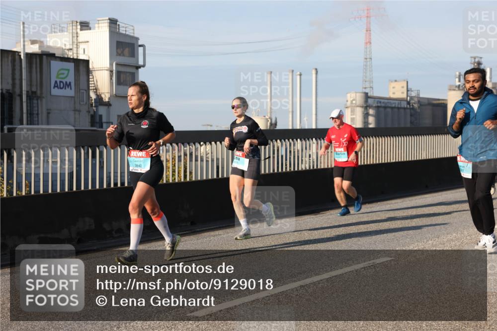 03.10.2025 - Köhlbrandbrückenlauf Lena Gebhardt http://msf.ph/oto/9129018 03.10.2025 09:48:37 Position 2 3842, 41 meine-sportfotos.de
