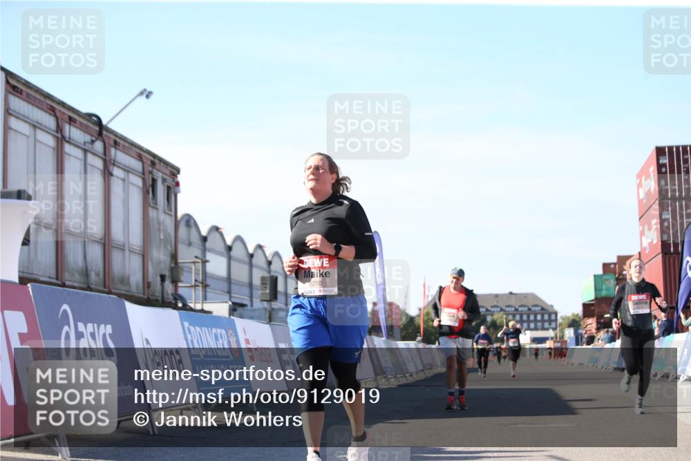 03.10.2025 - Köhlbrandbrückenlauf Jannik Wohlers http://msf.ph/oto/9129019 03.10.2025 13:41:53 Ziel 5043, 5193, 5232, 5250, 5257, 5315 meine-sportfotos.de