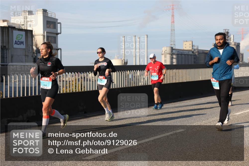 03.10.2025 - Köhlbrandbrückenlauf Lena Gebhardt http://msf.ph/oto/9129026 03.10.2025 09:48:37 Position 2 3842, 406, 41 meine-sportfotos.de