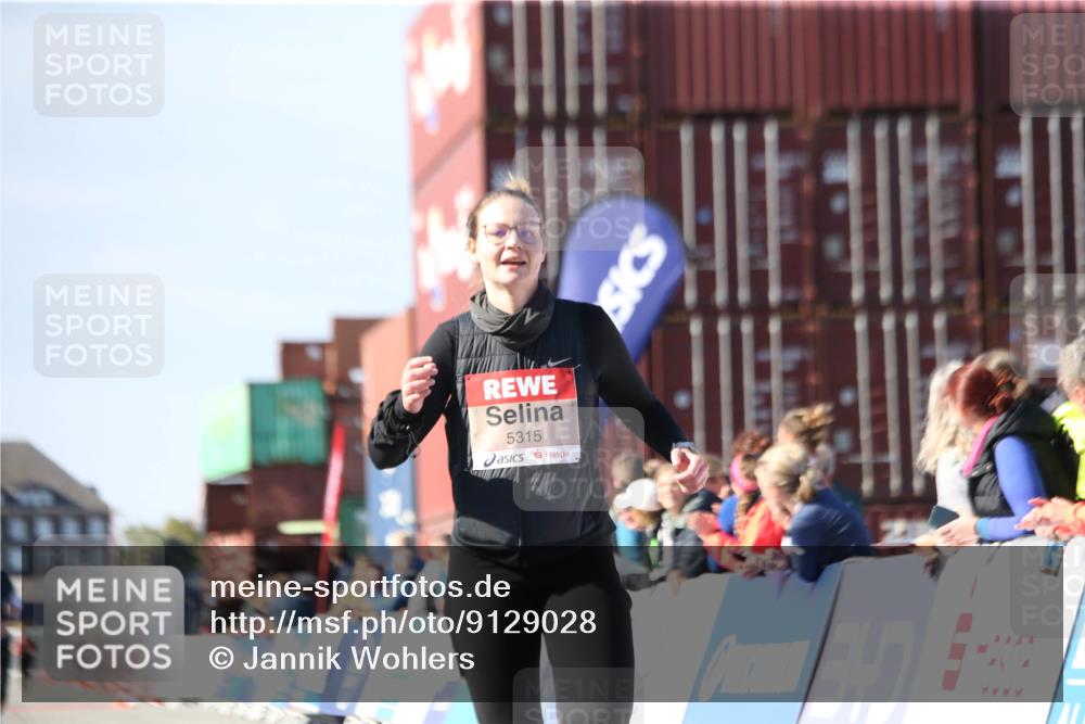 03.10.2025 - Köhlbrandbrückenlauf Jannik Wohlers http://msf.ph/oto/9129028 03.10.2025 13:41:54 Ziel 5043, 5193, 5232, 5250, 5257, 5315 meine-sportfotos.de