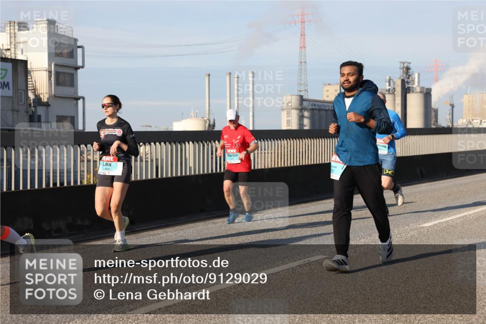 03.10.2025 - Köhlbrandbrückenlauf Lena Gebhardt http://msf.ph/oto/9129029 03.10.2025 09:48:37 Position 2 1406, 41 meine-sportfotos.de