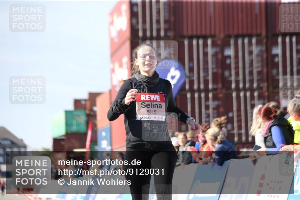 03.10.2025 - Köhlbrandbrückenlauf Jannik Wohlers http://msf.ph/oto/9129031 03.10.2025 13:41:54 Ziel 5043, 5193, 5232, 5250, 5257, 5315 meine-sportfotos.de