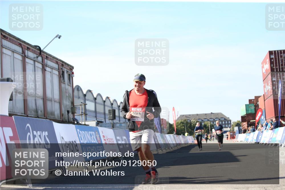 03.10.2025 - Köhlbrandbrückenlauf Jannik Wohlers http://msf.ph/oto/9129050 03.10.2025 13:41:56 Ziel 5043, 5193, 5232, 5250, 5257, 5315 meine-sportfotos.de