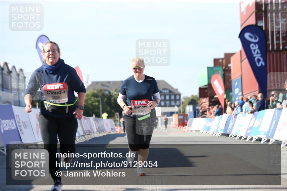 03.10.2025 - Köhlbrandbrückenlauf Jannik Wohlers http://msf.ph/oto/9129054 03.10.2025 13:42:03 Ziel 5043, 5250, 5253, 5315, 5620 meine-sportfotos.de
