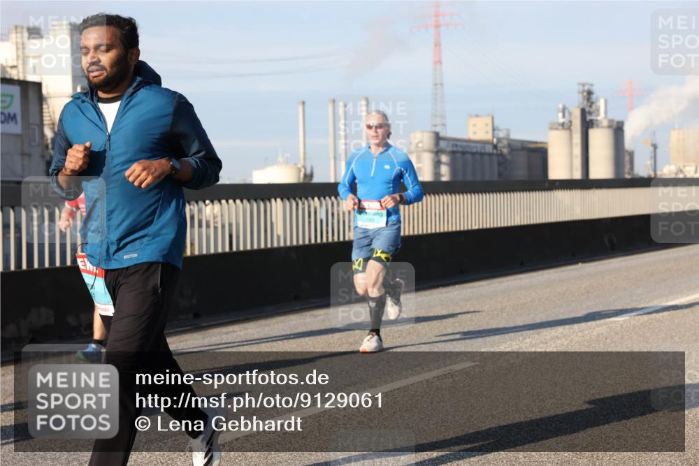 03.10.2025 - Köhlbrandbrückenlauf Lena Gebhardt http://msf.ph/oto/9129061 03.10.2025 09:48:38 Position 2  meine-sportfotos.de