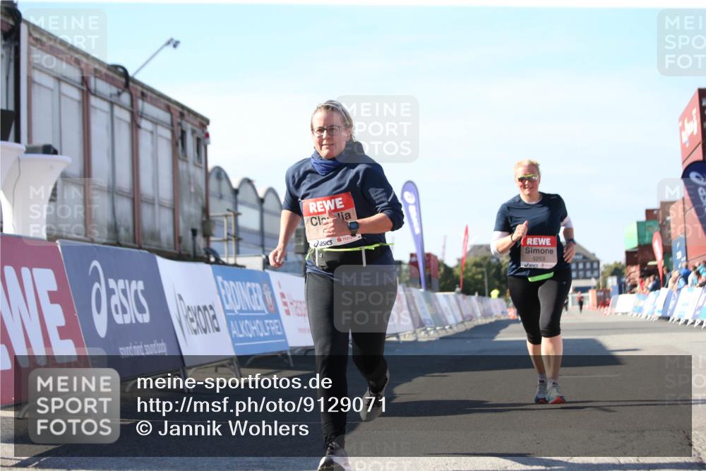 03.10.2025 - Köhlbrandbrückenlauf Jannik Wohlers http://msf.ph/oto/9129071 03.10.2025 13:42:04 Ziel 5043, 5250, 5253, 5315, 5620 meine-sportfotos.de