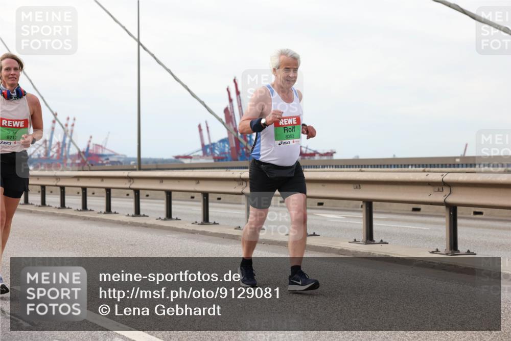 03.10.2025 - Köhlbrandbrückenlauf Lena Gebhardt http://msf.ph/oto/9129081 03.10.2025 16:03:22 Position 2 9712, 8353 meine-sportfotos.de
