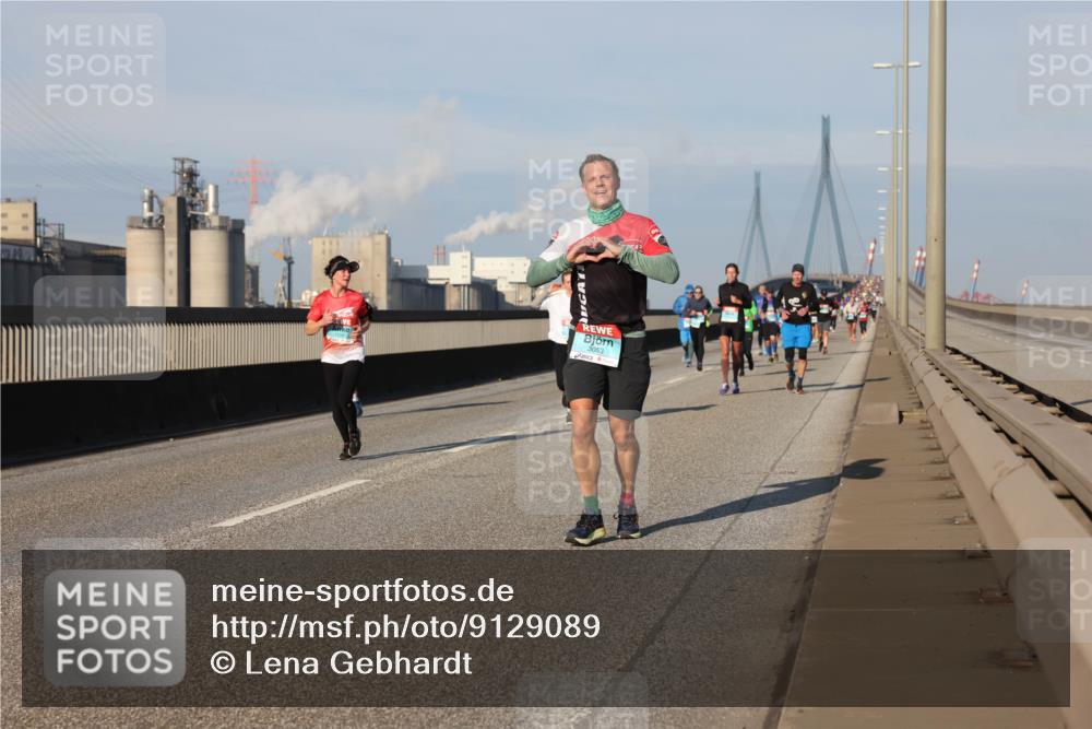 03.10.2025 - Köhlbrandbrückenlauf Lena Gebhardt http://msf.ph/oto/9129089 03.10.2025 09:48:44 Position 2 3053 meine-sportfotos.de
