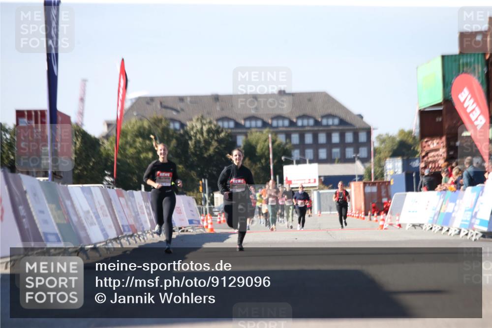 03.10.2025 - Köhlbrandbrückenlauf Jannik Wohlers http://msf.ph/oto/9129096 03.10.2025 13:42:11 Ziel 5253, 5620 meine-sportfotos.de