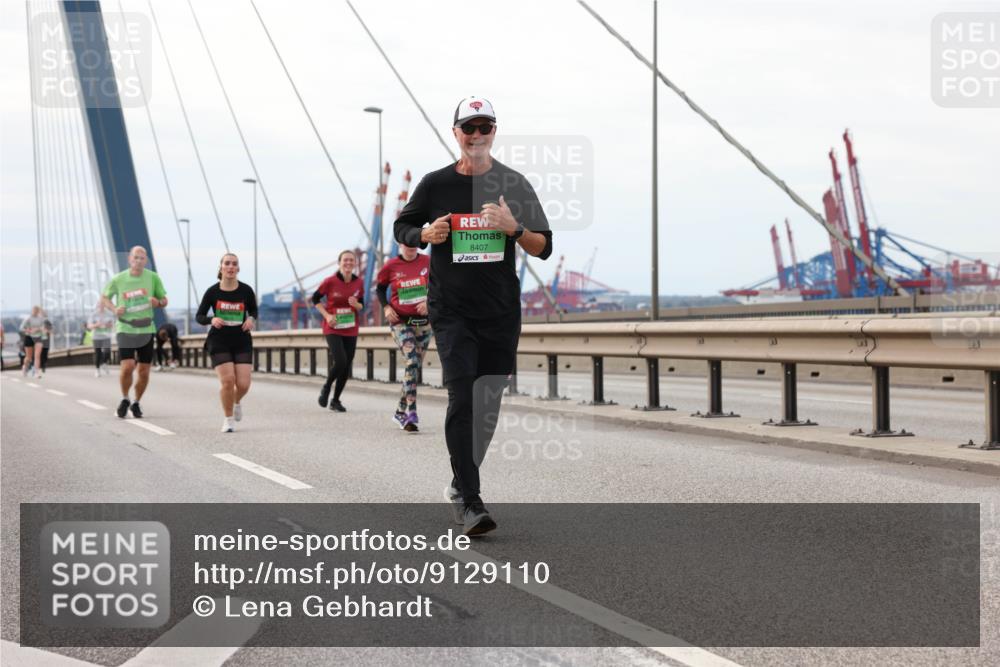 03.10.2025 - Köhlbrandbrückenlauf Lena Gebhardt http://msf.ph/oto/9129110 03.10.2025 16:03:27 Position 2 8407 meine-sportfotos.de