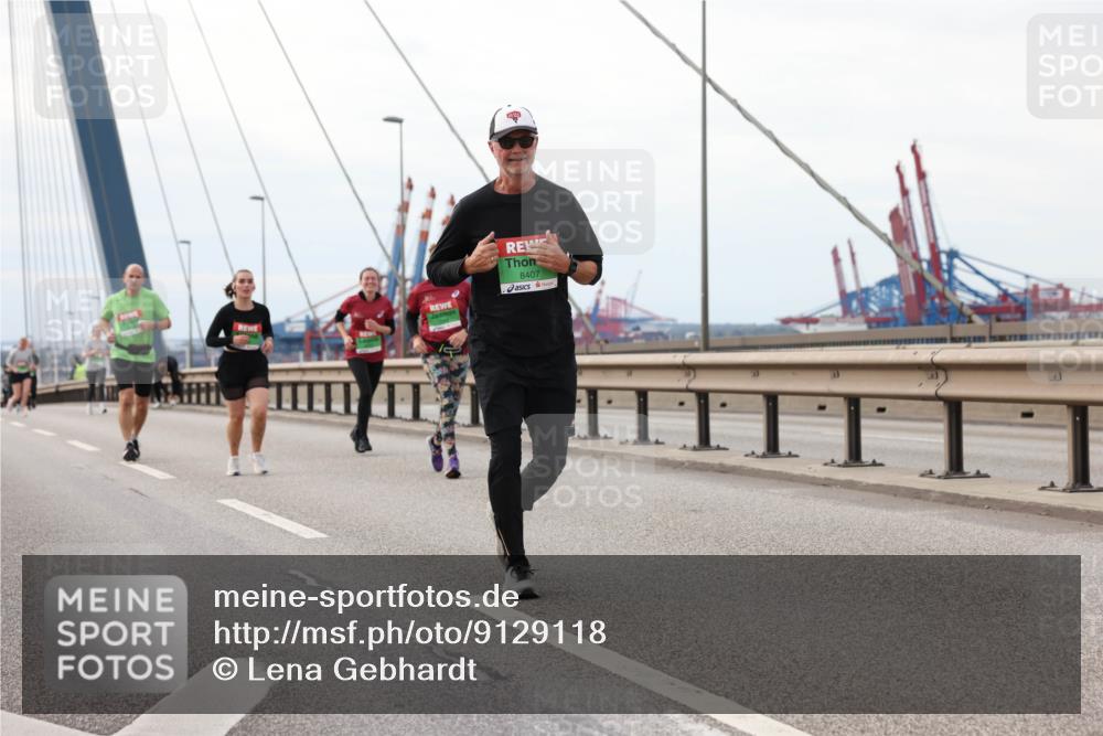 03.10.2025 - Köhlbrandbrückenlauf Lena Gebhardt http://msf.ph/oto/9129118 03.10.2025 16:03:28 Position 2 8407 meine-sportfotos.de