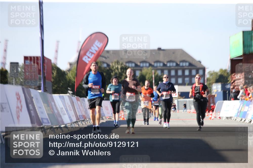 03.10.2025 - Köhlbrandbrückenlauf Jannik Wohlers http://msf.ph/oto/9129121 03.10.2025 13:42:30 Ziel  meine-sportfotos.de