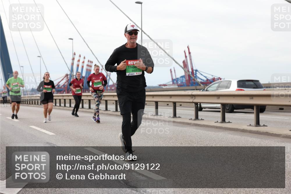 03.10.2025 - Köhlbrandbrückenlauf Lena Gebhardt http://msf.ph/oto/9129122 03.10.2025 16:03:28 Position 2 8407 meine-sportfotos.de