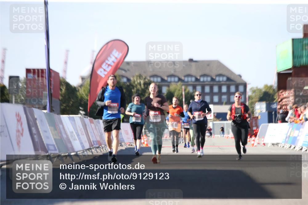 03.10.2025 - Köhlbrandbrückenlauf Jannik Wohlers http://msf.ph/oto/9129123 03.10.2025 13:42:30 Ziel  meine-sportfotos.de