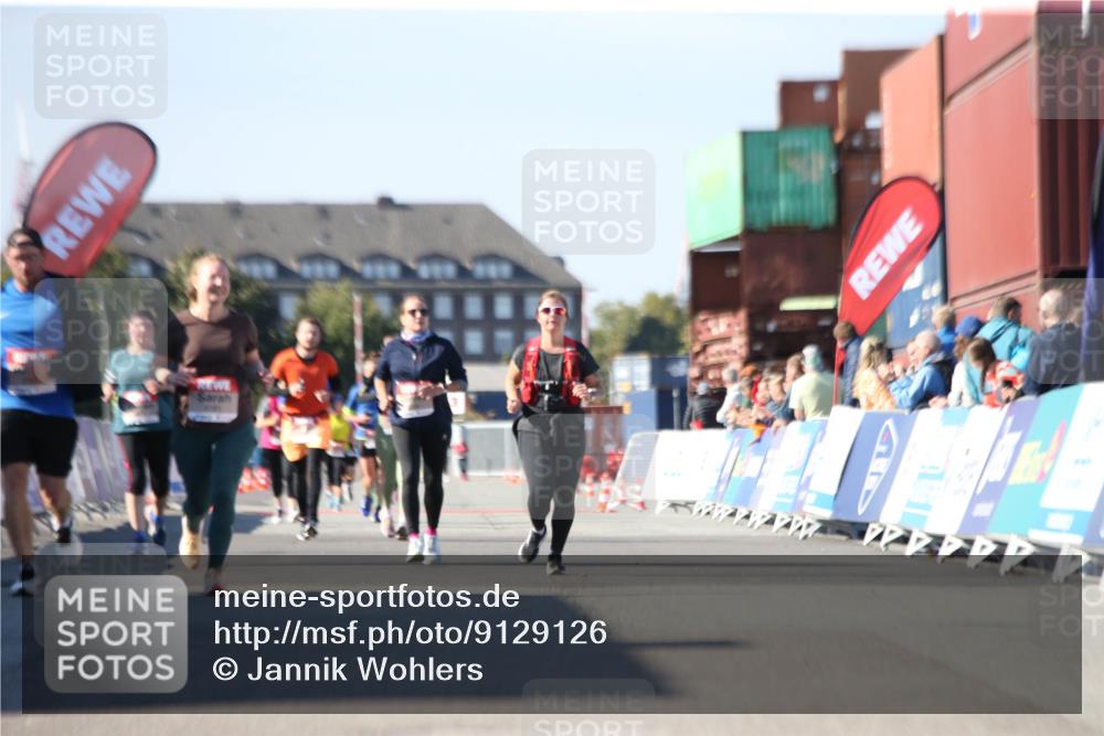 03.10.2025 - Köhlbrandbrückenlauf Jannik Wohlers http://msf.ph/oto/9129126 03.10.2025 13:42:32 Ziel  meine-sportfotos.de