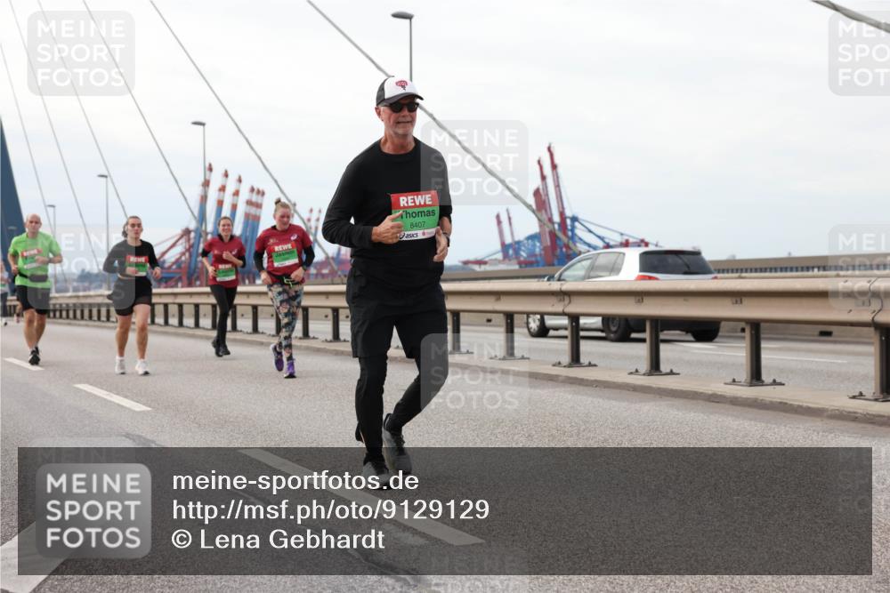 03.10.2025 - Köhlbrandbrückenlauf Lena Gebhardt http://msf.ph/oto/9129129 03.10.2025 16:03:28 Position 2 8407 meine-sportfotos.de