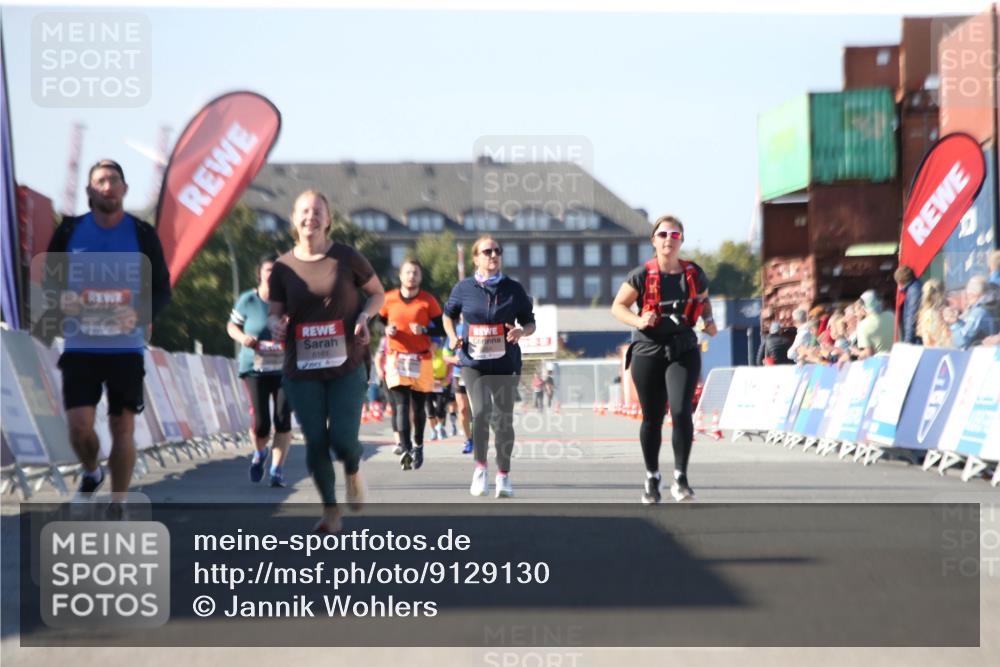 03.10.2025 - Köhlbrandbrückenlauf Jannik Wohlers http://msf.ph/oto/9129130 03.10.2025 13:42:33 Ziel 6160, 6161 meine-sportfotos.de