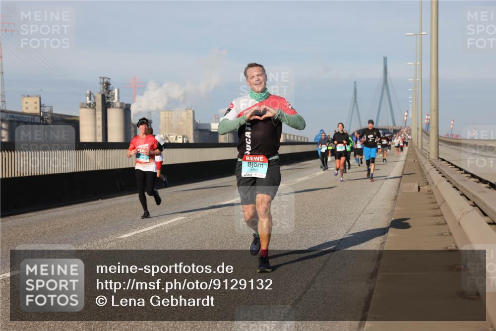 03.10.2025 - Köhlbrandbrückenlauf Lena Gebhardt http://msf.ph/oto/9129132 03.10.2025 09:48:45 Position 2 3053 meine-sportfotos.de
