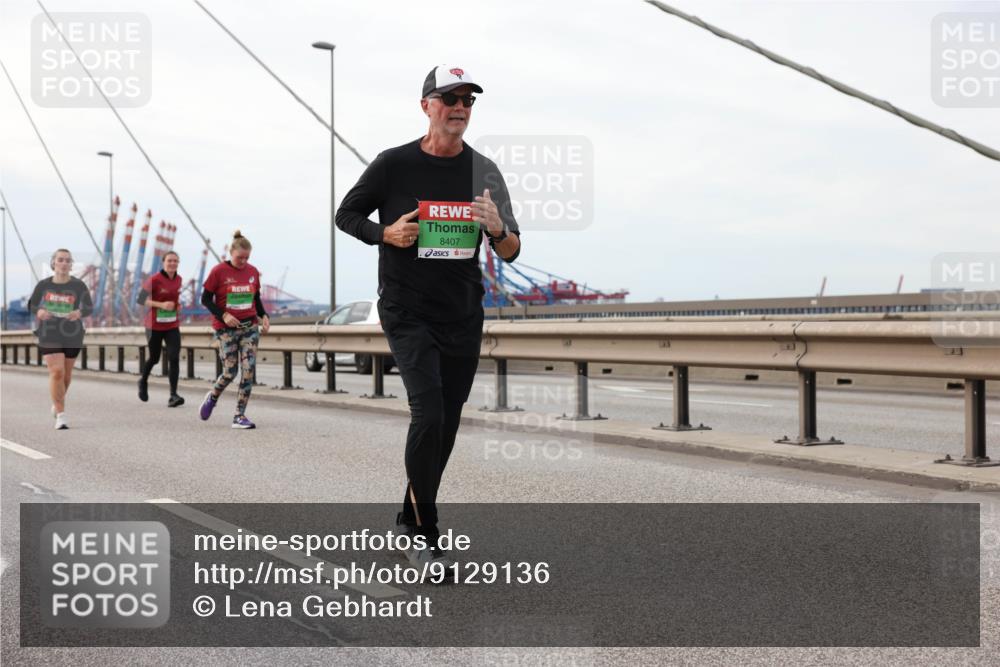 03.10.2025 - Köhlbrandbrückenlauf Lena Gebhardt http://msf.ph/oto/9129136 03.10.2025 16:03:29 Position 2 8407 meine-sportfotos.de