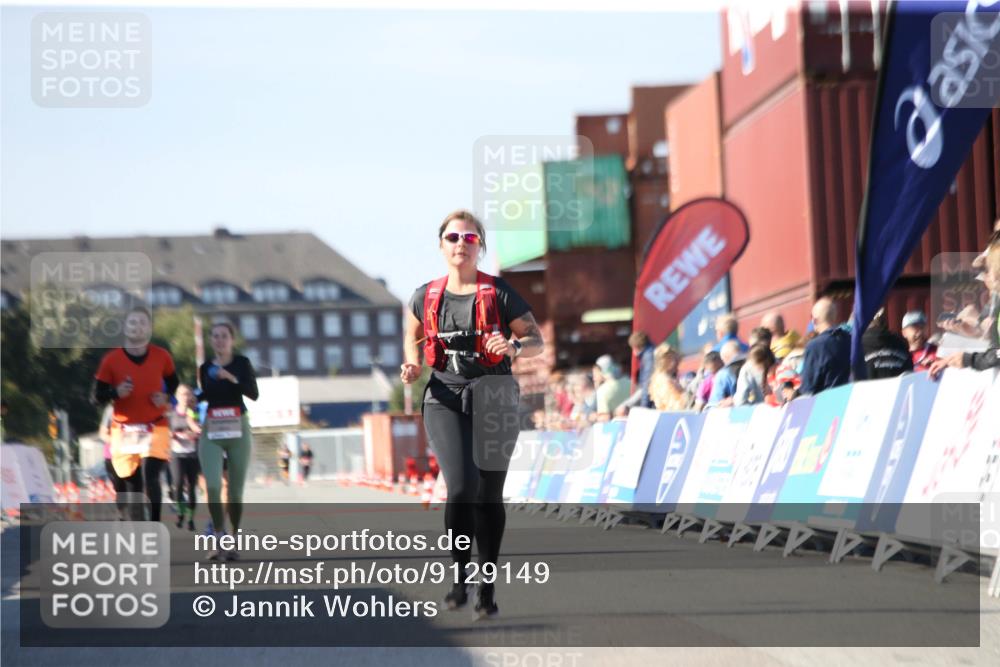 03.10.2025 - Köhlbrandbrückenlauf Jannik Wohlers http://msf.ph/oto/9129149 03.10.2025 13:42:36 Ziel 5254, 6160, 6161, 6260 meine-sportfotos.de