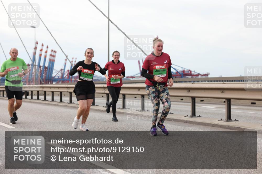 03.10.2025 - Köhlbrandbrückenlauf Lena Gebhardt http://msf.ph/oto/9129150 03.10.2025 16:03:31 Position 2 8206, 8418, 7988 meine-sportfotos.de