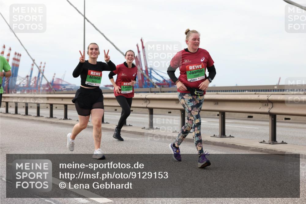 03.10.2025 - Köhlbrandbrückenlauf Lena Gebhardt http://msf.ph/oto/9129153 03.10.2025 16:03:31 Position 2 8418, 7988 meine-sportfotos.de