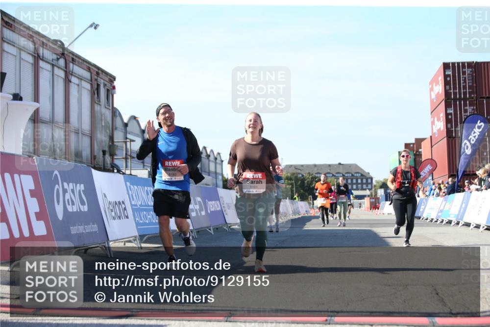 03.10.2025 - Köhlbrandbrückenlauf Jannik Wohlers http://msf.ph/oto/9129155 03.10.2025 13:42:39 Ziel 5254, 5418, 6160, 6161, 6260 meine-sportfotos.de