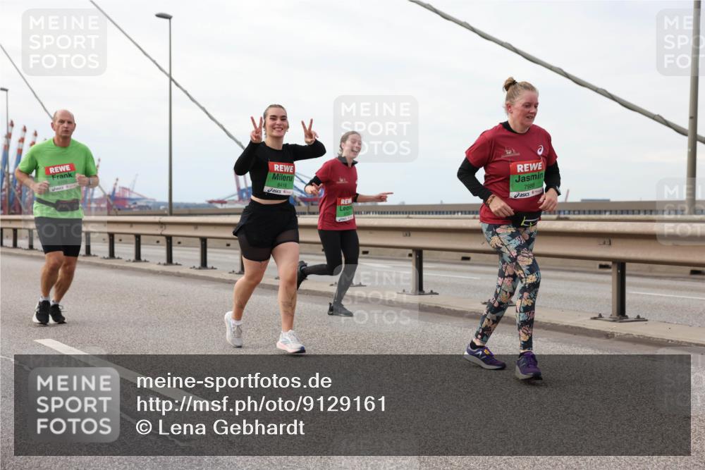 03.10.2025 - Köhlbrandbrückenlauf Lena Gebhardt http://msf.ph/oto/9129161 03.10.2025 16:03:32 Position 2 8418, 7988 meine-sportfotos.de