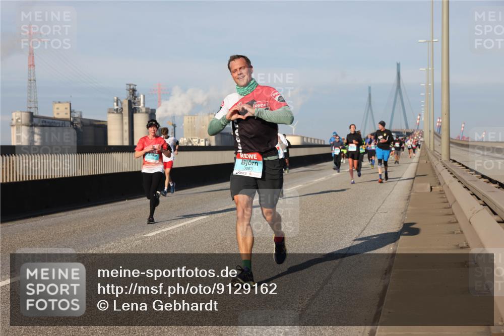 03.10.2025 - Köhlbrandbrückenlauf Lena Gebhardt http://msf.ph/oto/9129162 03.10.2025 09:48:45 Position 2 3053 meine-sportfotos.de