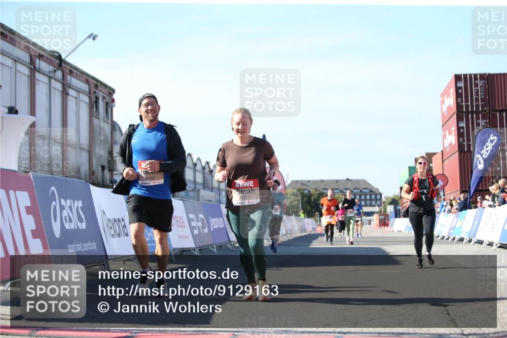 03.10.2025 - Köhlbrandbrückenlauf Jannik Wohlers http://msf.ph/oto/9129163 03.10.2025 13:42:39 Ziel 5254, 5418, 6160, 6161, 6260 meine-sportfotos.de