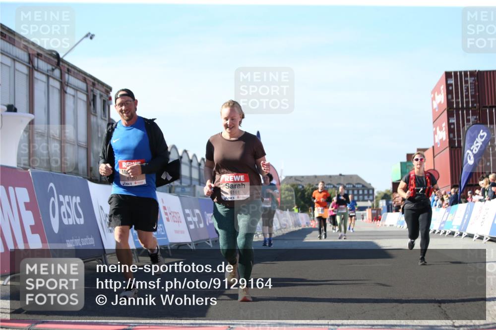 03.10.2025 - Köhlbrandbrückenlauf Jannik Wohlers http://msf.ph/oto/9129164 03.10.2025 13:42:39 Ziel 5254, 5418, 6160, 6161, 6260 meine-sportfotos.de