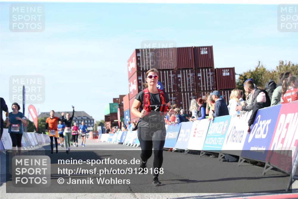 03.10.2025 - Köhlbrandbrückenlauf Jannik Wohlers http://msf.ph/oto/9129168 03.10.2025 13:42:41 Ziel 4944, 5086, 5254, 5418, 6160, 6161, 6260 meine-sportfotos.de