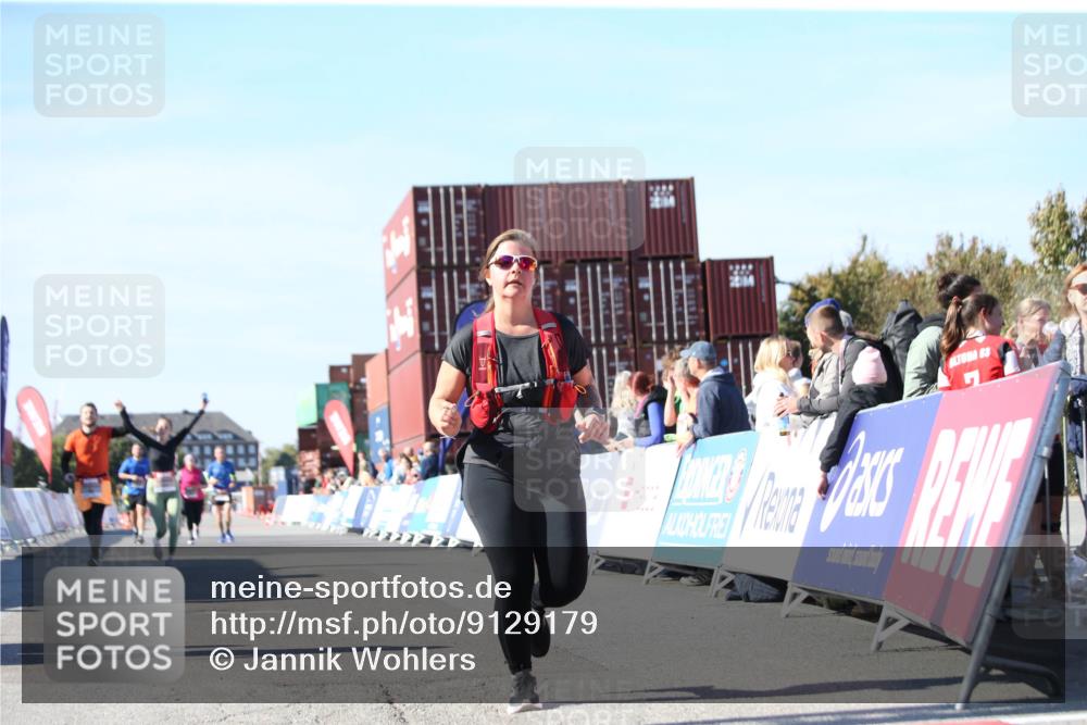 03.10.2025 - Köhlbrandbrückenlauf Jannik Wohlers http://msf.ph/oto/9129179 03.10.2025 13:42:42 Ziel 4944, 5086, 5254, 5418, 6160, 6161, 6260 meine-sportfotos.de