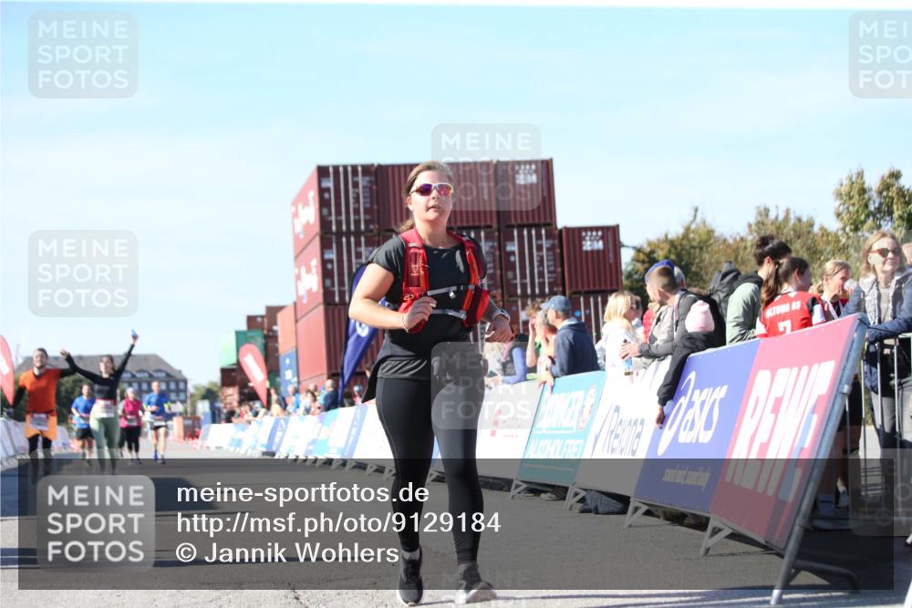 03.10.2025 - Köhlbrandbrückenlauf Jannik Wohlers http://msf.ph/oto/9129184 03.10.2025 13:42:42 Ziel 4944, 5086, 5254, 5418, 6160, 6161, 6260 meine-sportfotos.de