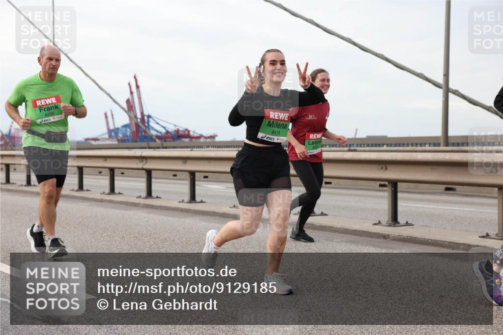 03.10.2025 - Köhlbrandbrückenlauf Lena Gebhardt http://msf.ph/oto/9129185 03.10.2025 16:03:33 Position 2 8206, 8418 meine-sportfotos.de